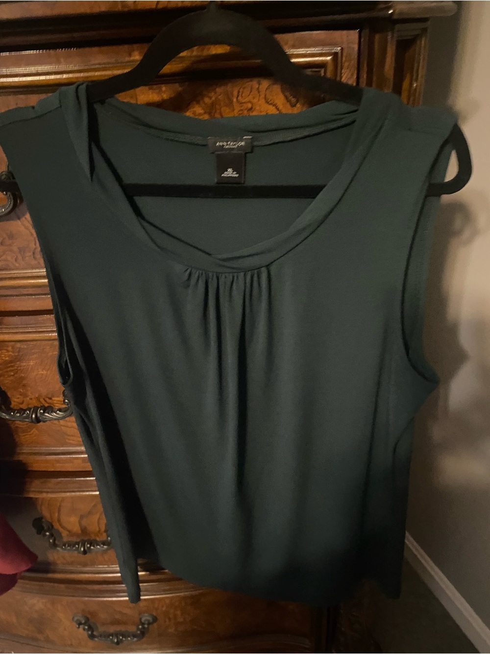 Ann Taylor green sleeveless blouse